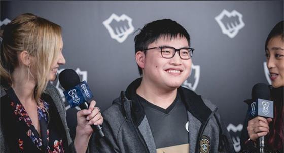 再次聚焦于 再次聚焦于